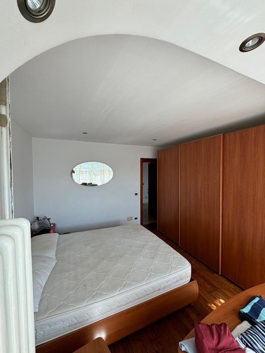 Închiriez apartament 3 camere