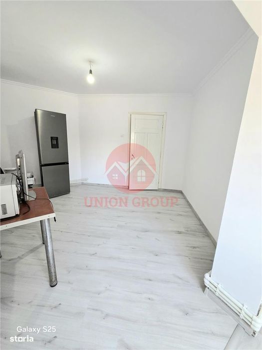 Apartament 2 Camere, Decomandat, Navodari