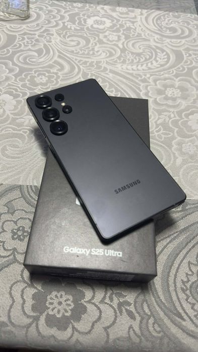 Samsung S25 ultra 51gb Black