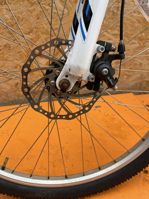 Bicicleta apollo radar frana pe disc roti 26” cu suspensii