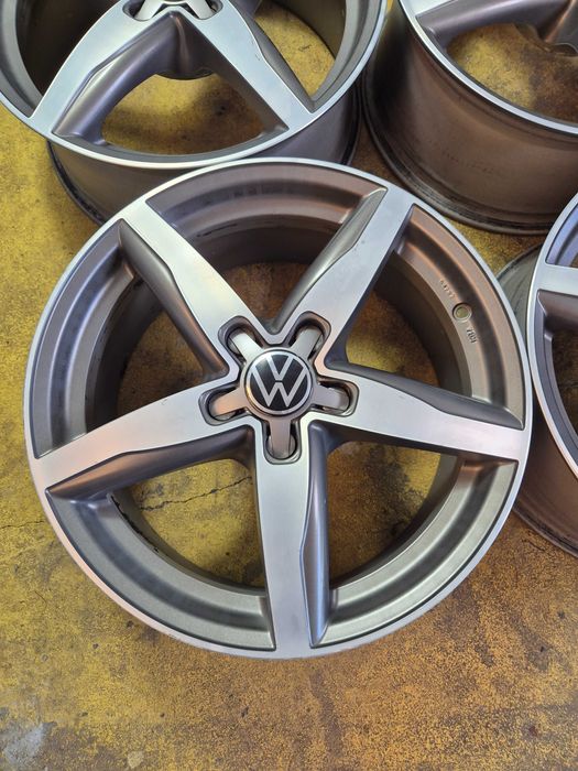 4 Jante Aliaj 5x112 17'' VW Golf Passat Touran Sharan Caddy Tiguan T-Roc Scirocco 7.5J ET 37 !