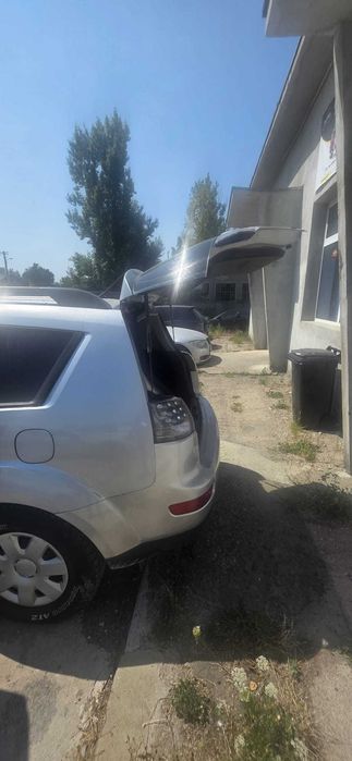 Mitsubishi Outlander 2