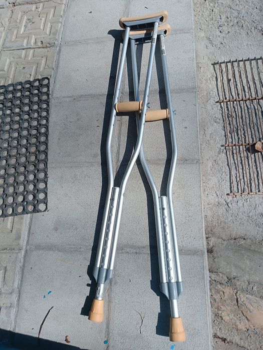 Продам костыли алюминиевые