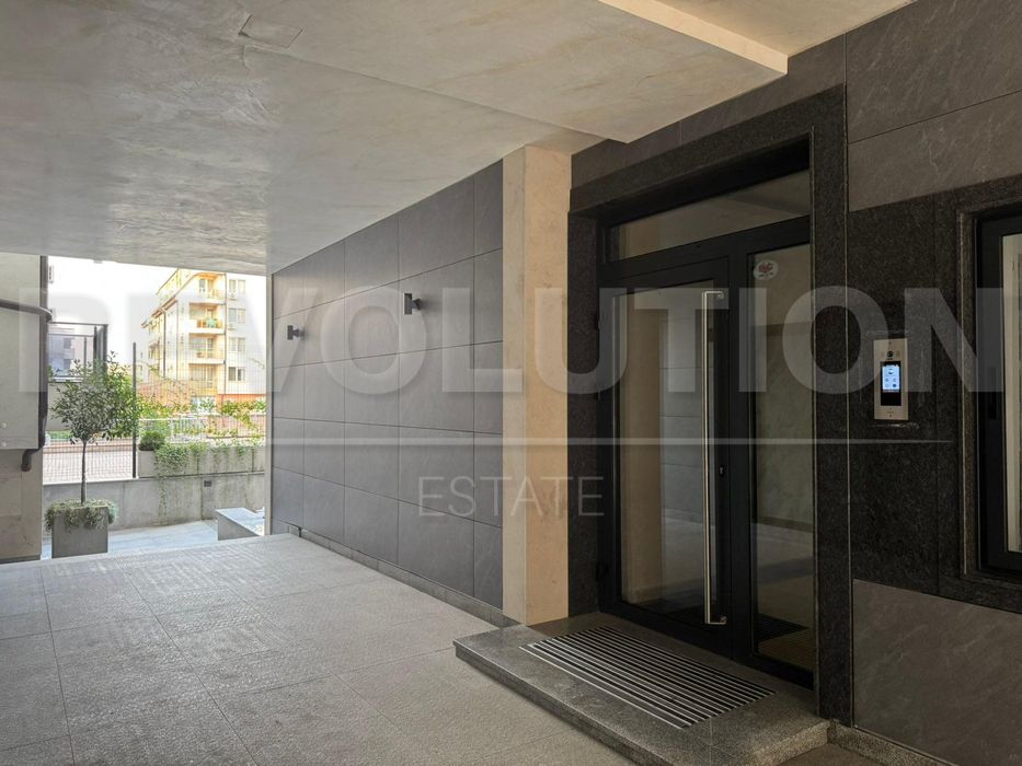 Тристаен апартамент в сграда с АКТ 16 в ж.к. Лозенец