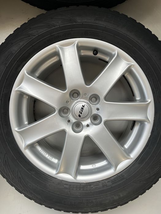 Джанти 17 цола 5х114,3 за Хонда ЦР-В със зимни гуми 225/65/17