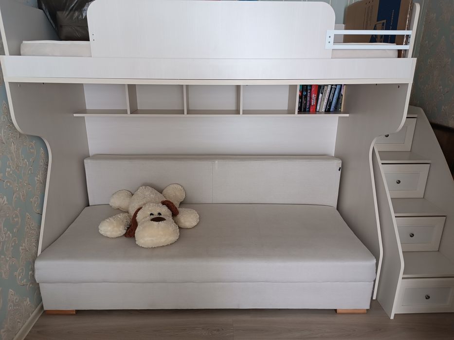 Двухъярусная кровать