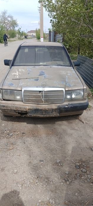 Продам Мерс 190.  88го года.