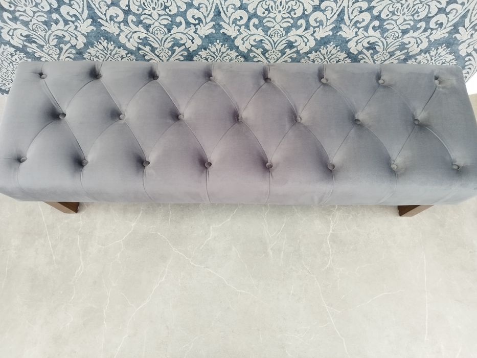 Vând bancuta,canapeluță din catifea gri model Chesterfield