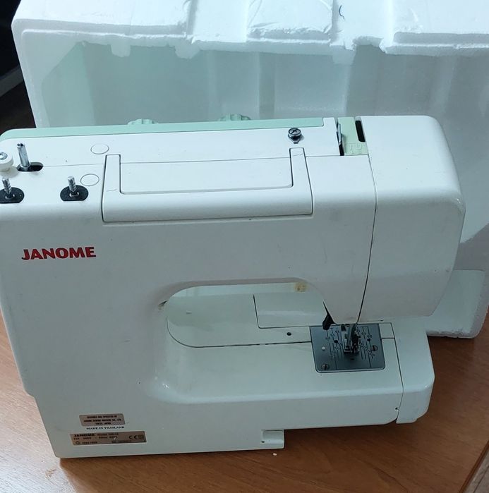Швейная машинка Janome б/у