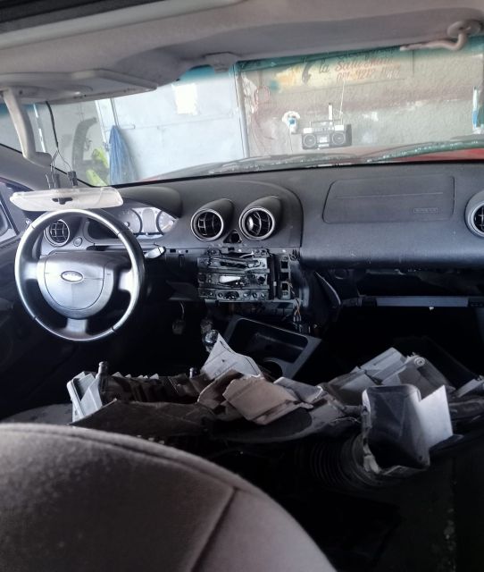 Far stanga 6S61 13W030 BD BBB Ford Fiesta a 5-a generatie