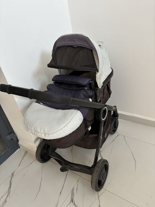 Срочно отдам даром коляску Chicco Urban