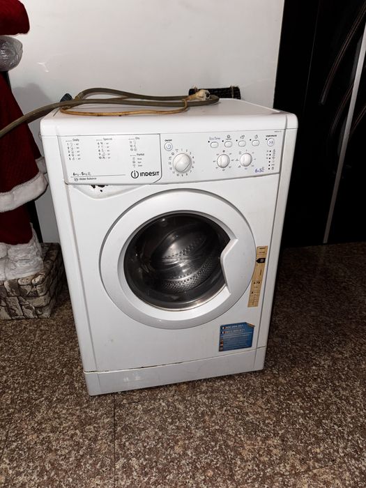 Masina de spalat rufe cu uscator