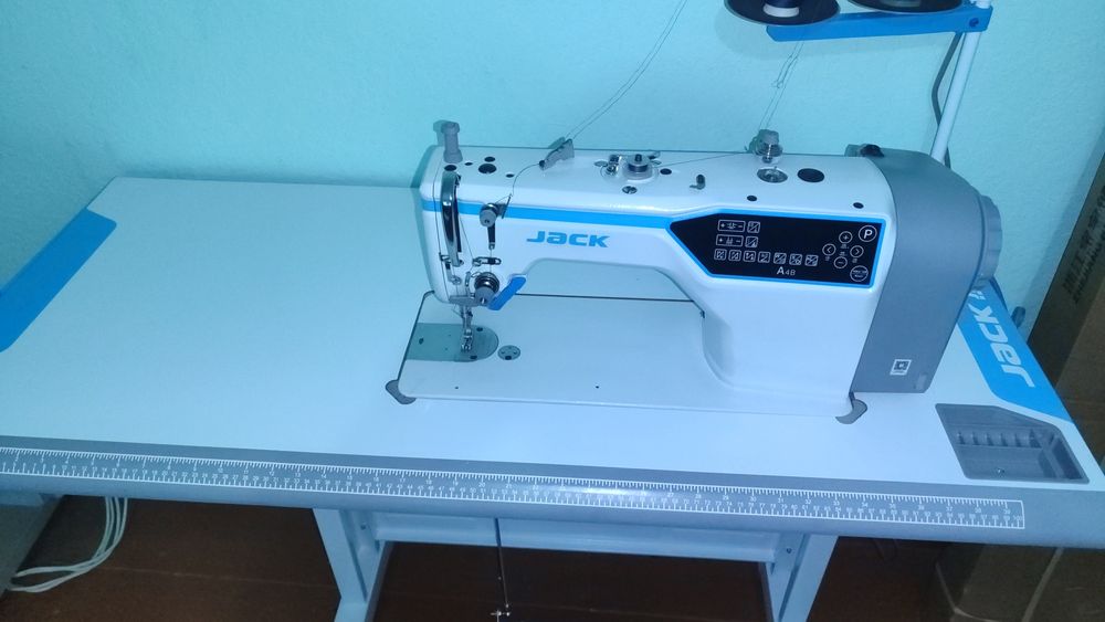 Швейная машина в хорошем состоянии