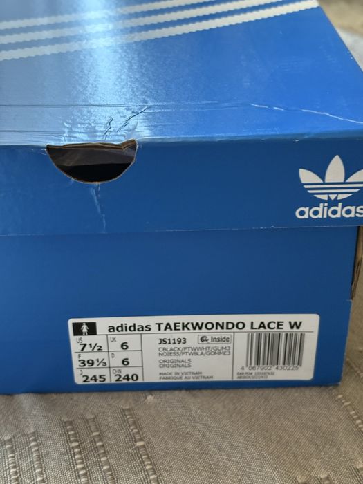 Маратонки Adidas нови