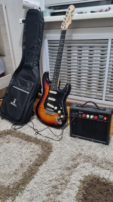 Продам электро гитару