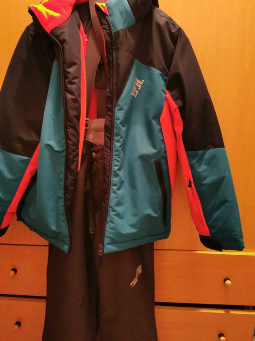 Юношески гащиризон с яке за ски, ново.размер 146/152