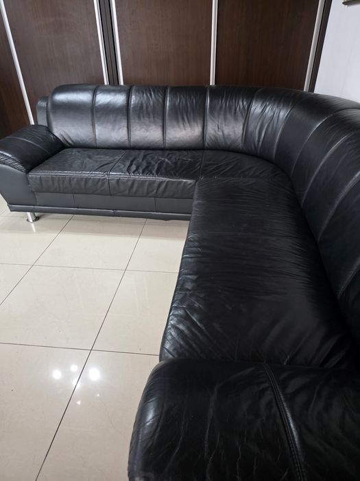 Canapea extensibila din piele si coltar din piele