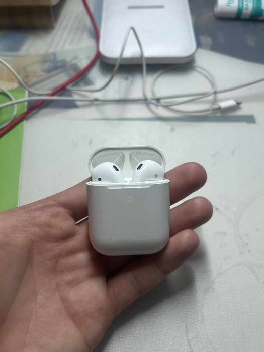 Наушники AirPods