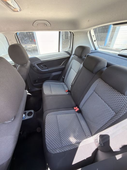 : Skoda Fabia 2010 1.6 TDI – economică, navigație CarPlay, stare bună