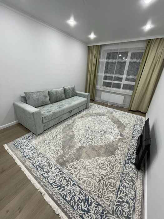 Подселение девушке