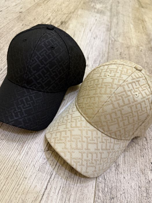 Шапка с козирка Tommy Hilfiger