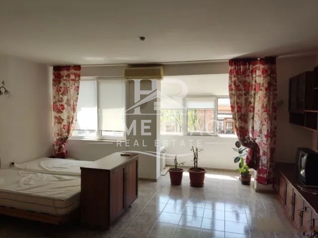 Дава се под наем Тристаен апартамент в Варна, Спортна зала - 80 кв.м за 598.23 € - Снимка #5
