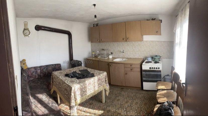 Продавам двуетажна къща