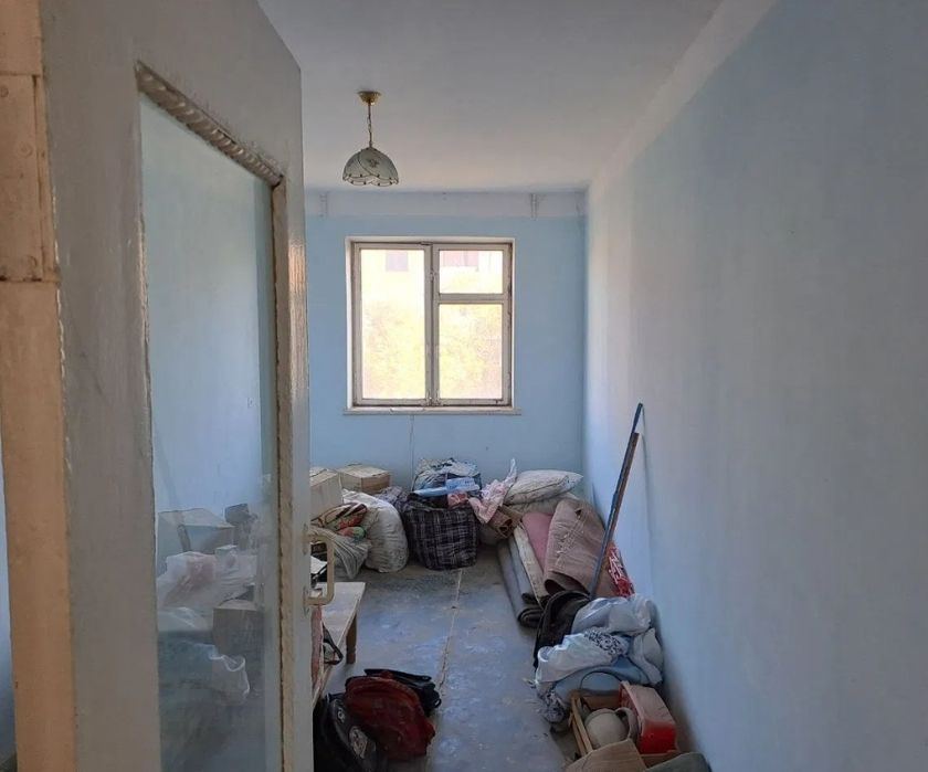 Квартира сотилади 2 хонали 3 этажда Мустакиллик 12а