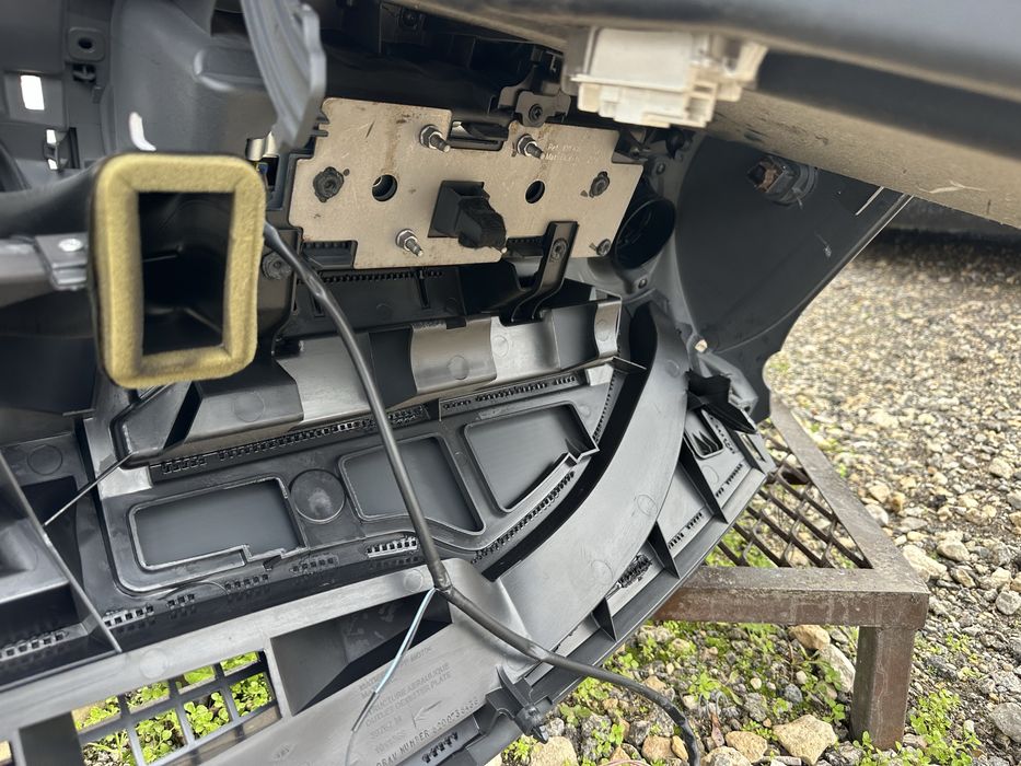 Табло със десен airbag за Дачия Дъстър