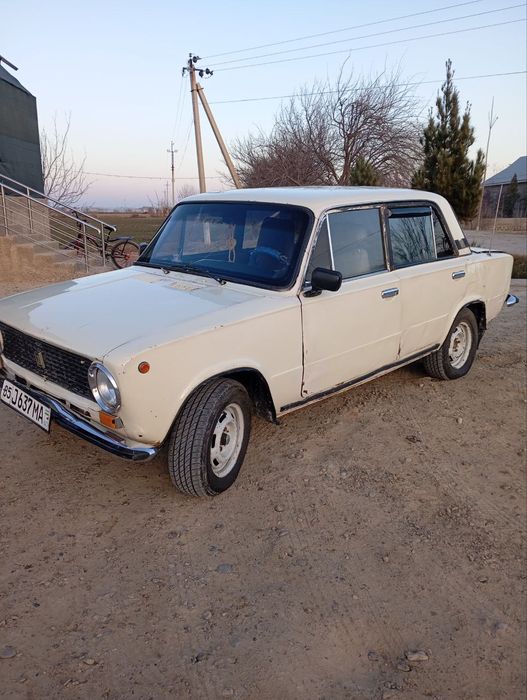 Jiguli avtomashinasi sotiladi