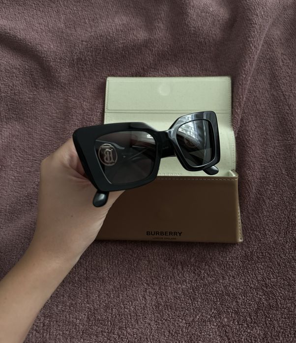 Ochelari de soare Burberry