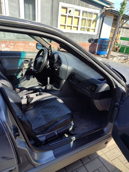 Продам живую БМВ Е36