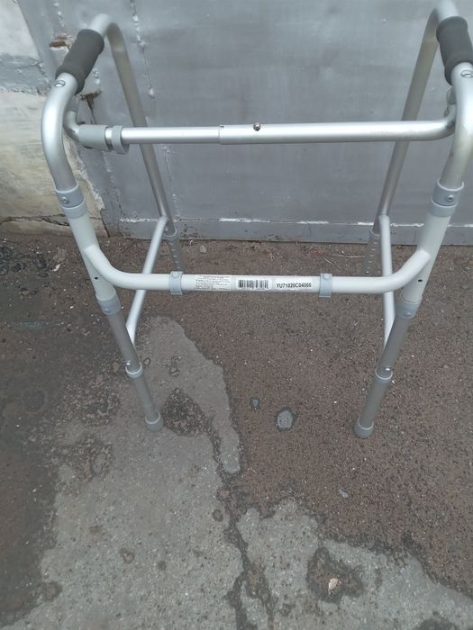 Продам ходунки доя взрослых