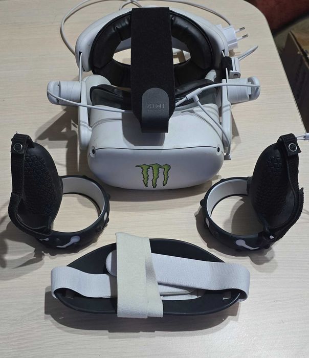 Quest 2 64GB + KIWI Audio and Battery strap