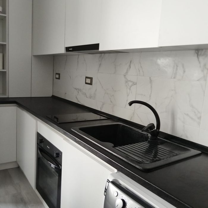 Vând garsonieră pe stradă D10 Nr 9  parter in complex By Alezzi N10  mobilat 34 mp mobilat complet prețul 60 mii euro negociabil