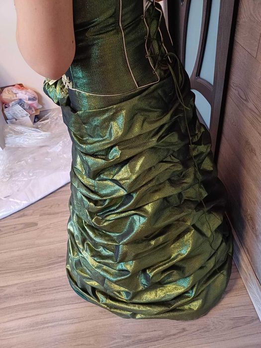 Абитюренска рокля