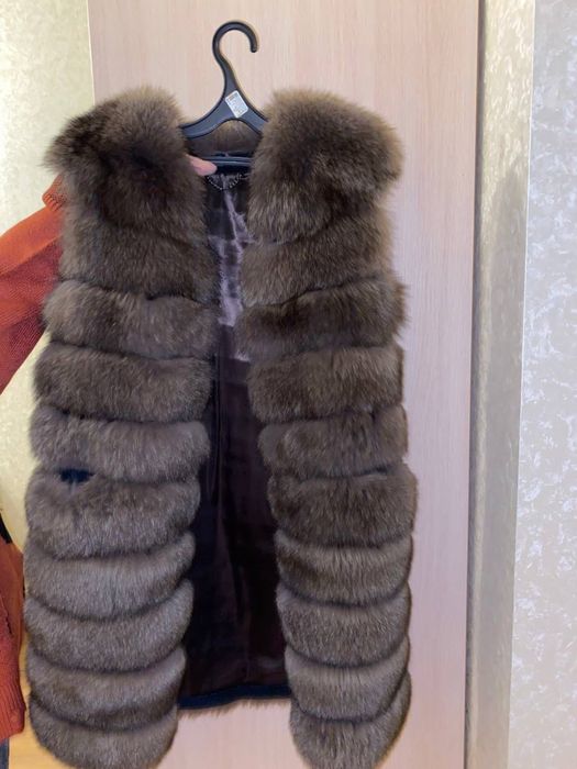 Меховой жилет из песца