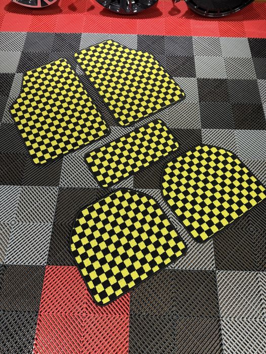 Универсальные коврики JDM клетка