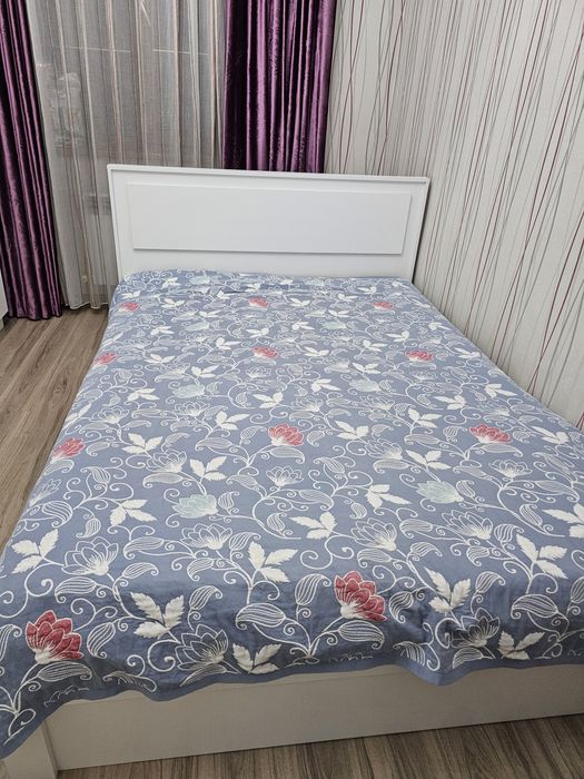 Кровать 1.60×180 с матрасам