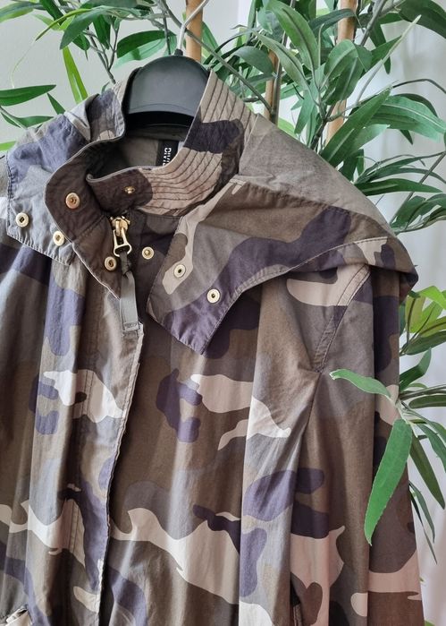 Geaca parka H&M, imprimeu camuflaj, dama, marimea 40