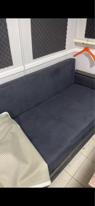 диван, стол, зеркало