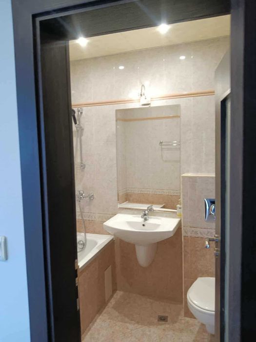 Тристаен апартамент  в сърцето на град Варна,  до хотел Черно море!