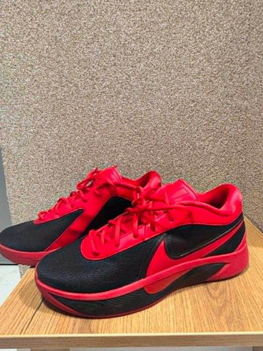 Продавам мъжки маратонки Nike