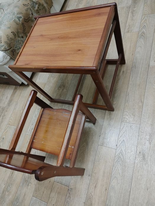 Продам стол со стульчиком