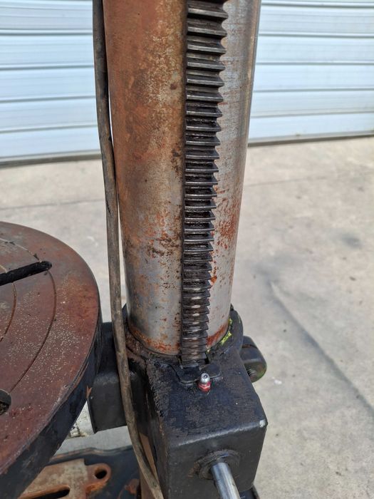 Голяма настолна бормашина 550 W