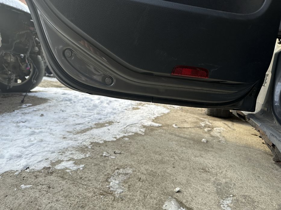 Usa ,portiera , stanga spate vw golf 5 Plus