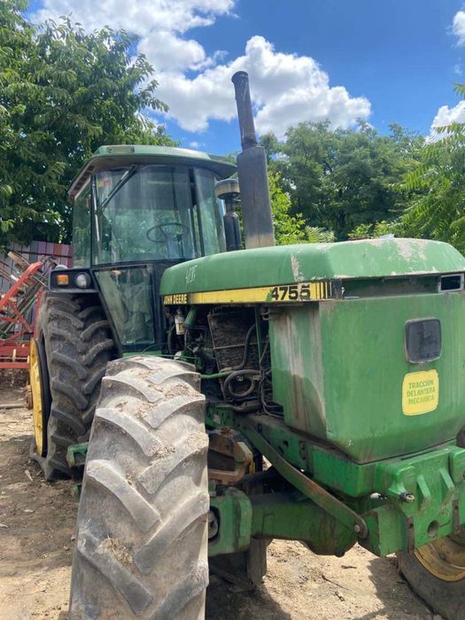 Dezmembrez tractor John Deere Craiova • OLX.ro