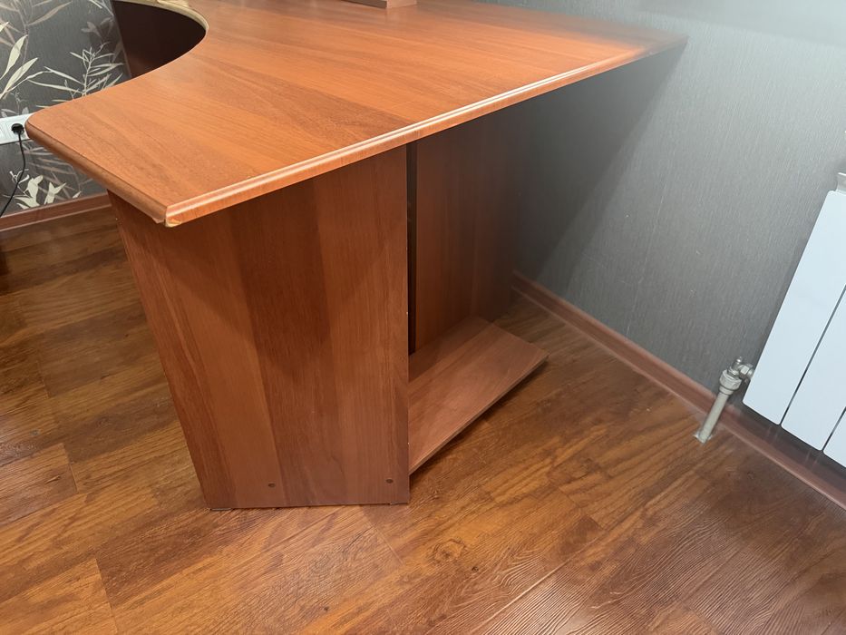 Стол компьютерный