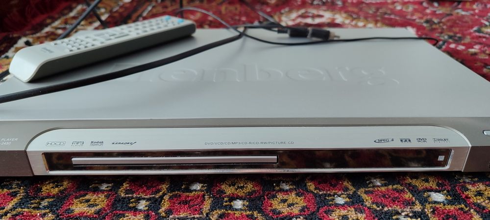 DVD проигрыватель с дисками