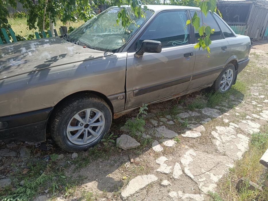 Продам машину Ауди 80 б3